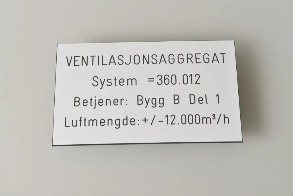 Stort aggregatskilt for ventilasjon