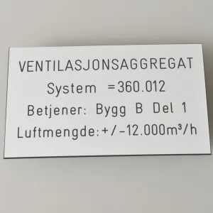 Stort aggregatskilt for ventilasjon