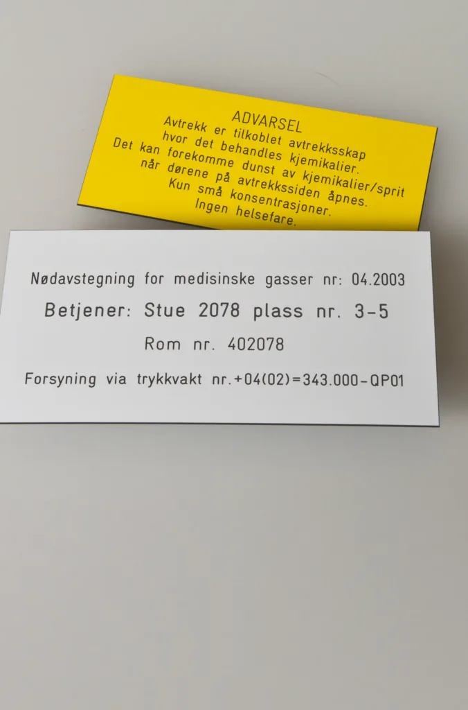 Graverte skilt: advarsel og infoskilt for medisinske gasser